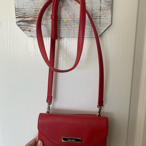 Nine West - Picture 3 of 8